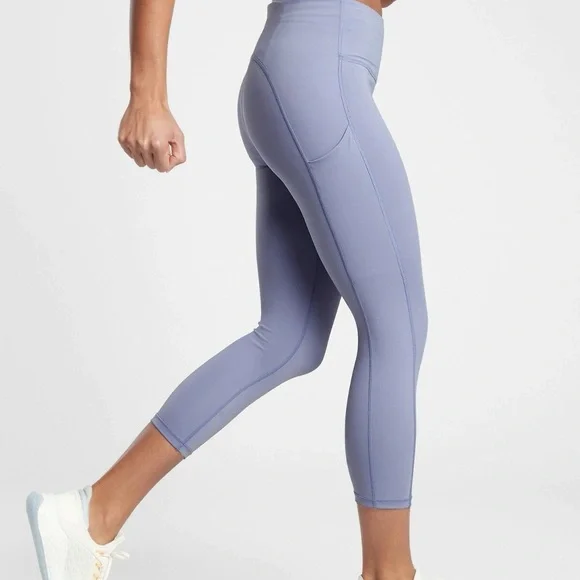 Workout Athleta Ultimate Stash Pocket Capri Tight - Picture 3 of 8